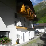 Haus Bergblick 아파트